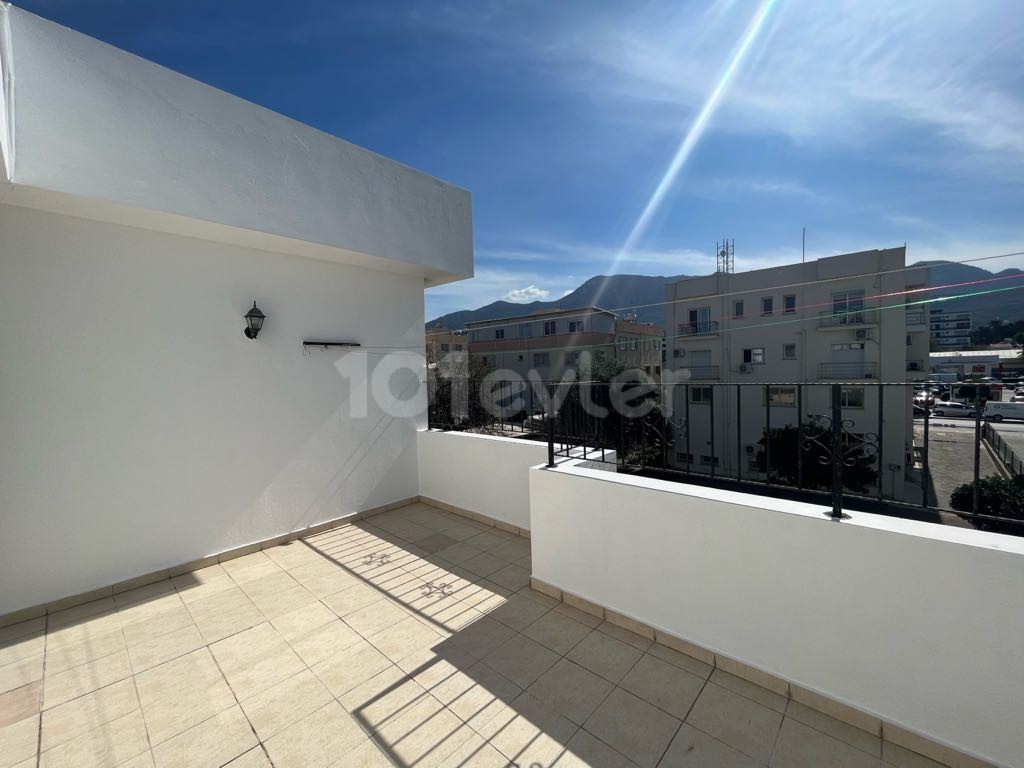 4+1 penthouse in Kyrenia center