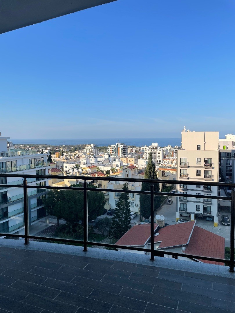 3+1 mit großem Balkon in Kyrenia