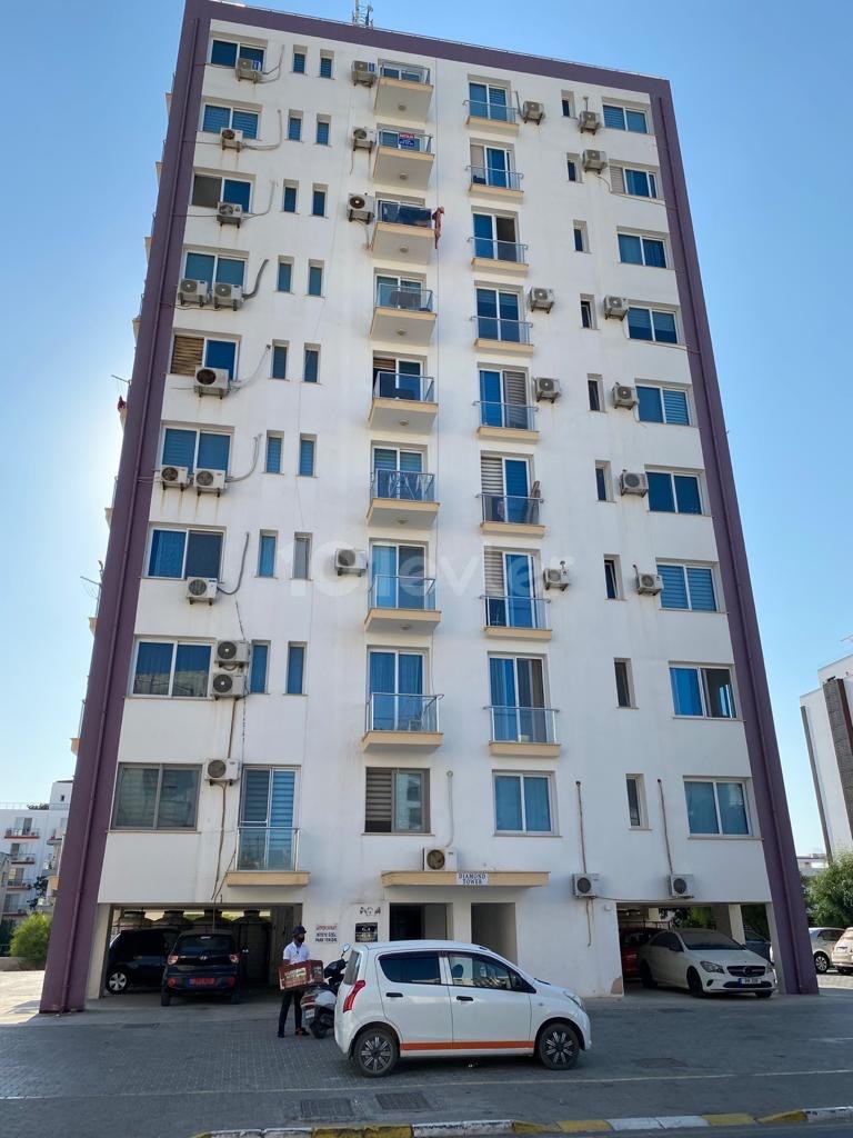 Penthouse mit 1 Schlafzimmer im Herzen von Kyrenia zu verkaufen