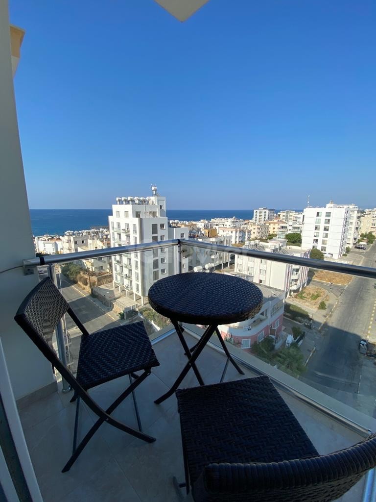 Penthouse mit 1 Schlafzimmer im Herzen von Kyrenia zu verkaufen