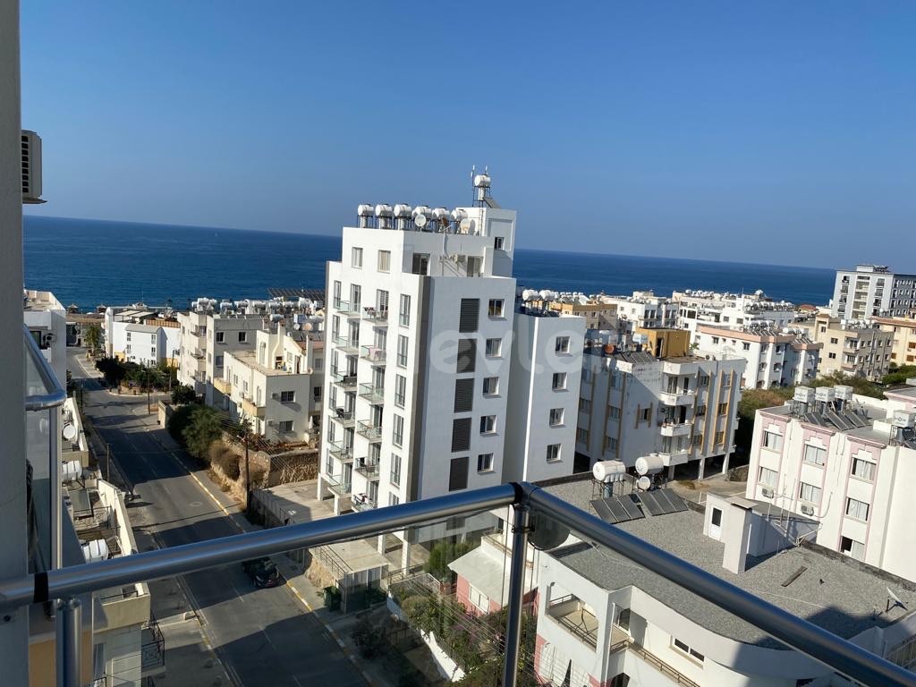 Penthouse mit 1 Schlafzimmer im Herzen von Kyrenia zu verkaufen