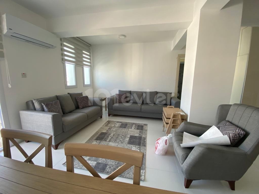 Penthouse mit 1 Schlafzimmer im Herzen von Kyrenia zu verkaufen
