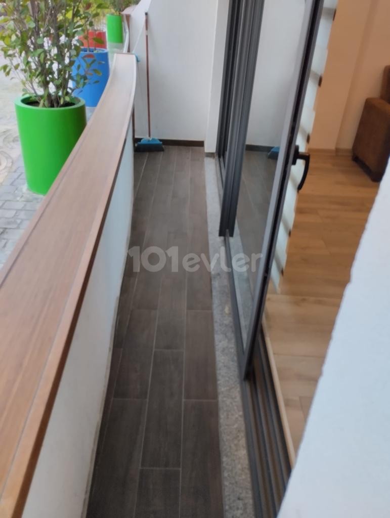 1 bedroom flat in complex