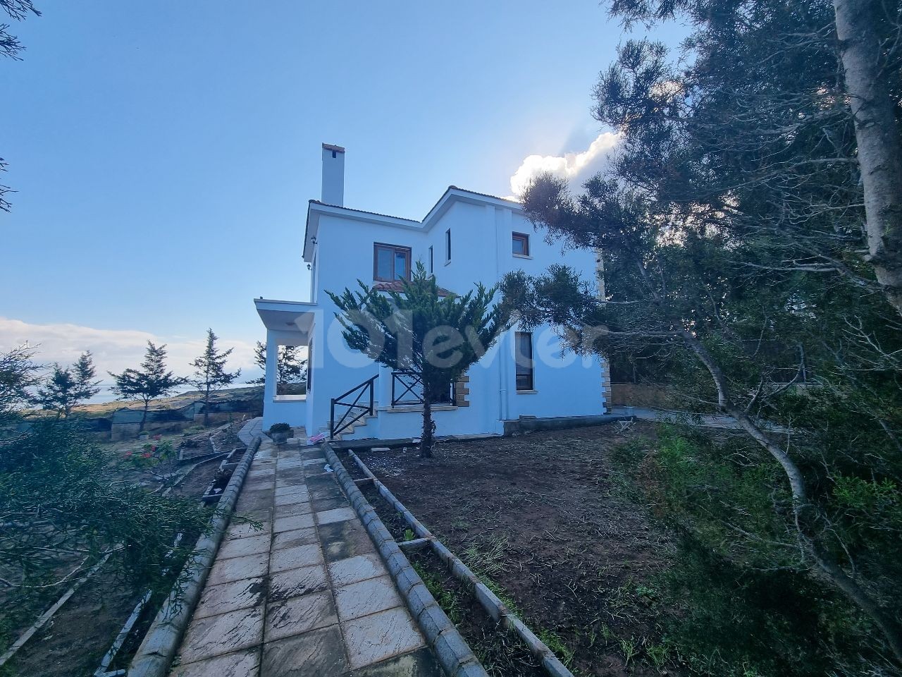 Villa mit 3 Schlafzimmern und atemberaubender Aussicht auf einem 1000m2 großen Grundstück in Gehweite zum Meer