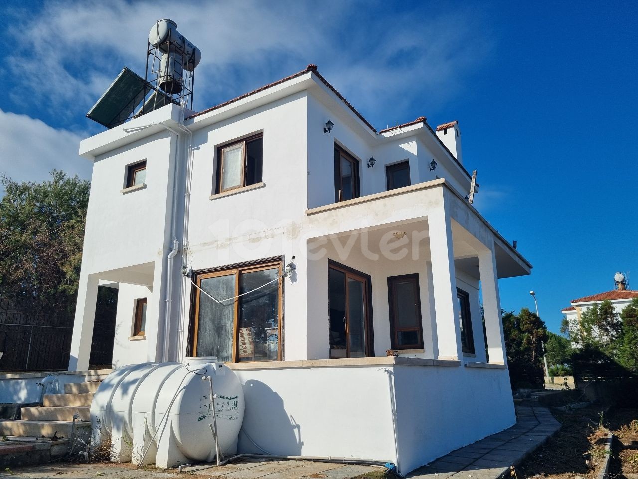 Villa mit 3 Schlafzimmern und atemberaubender Aussicht auf einem 1000m2 großen Grundstück in Gehweite zum Meer