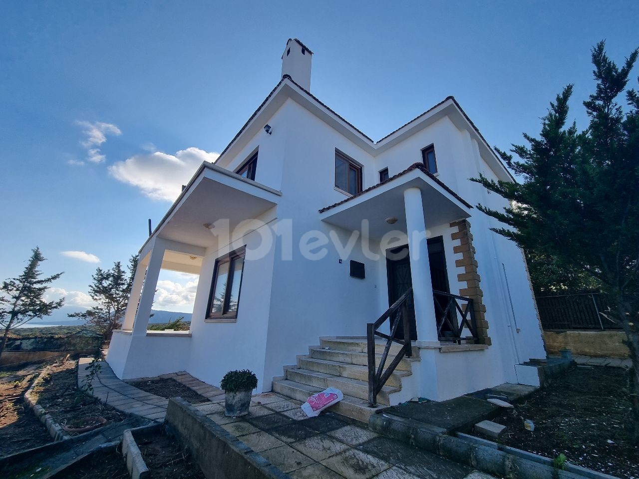 Villa mit 3 Schlafzimmern und atemberaubender Aussicht auf einem 1000m2 großen Grundstück in Gehweite zum Meer