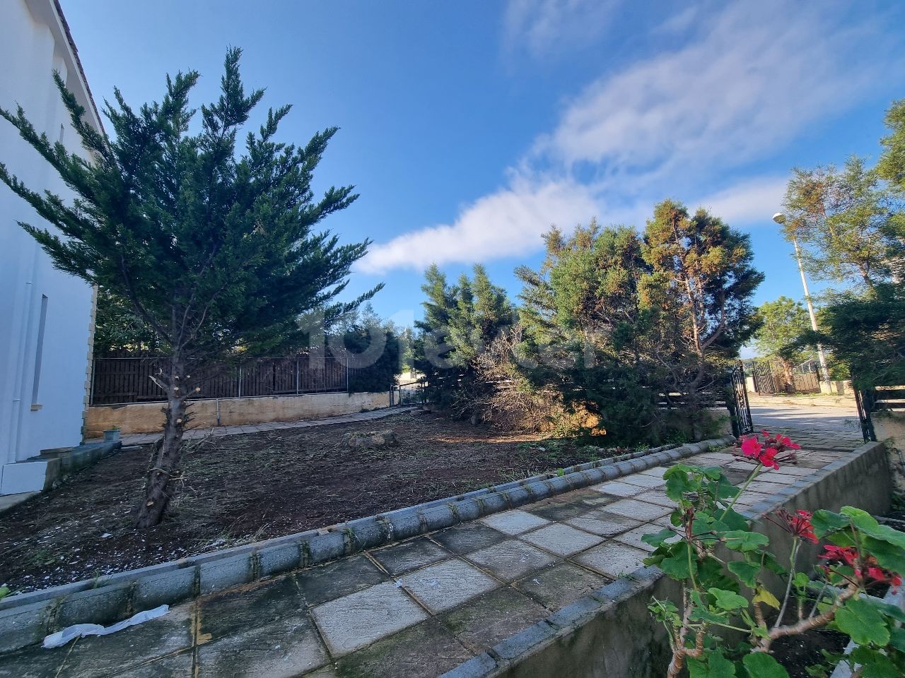 Villa mit 3 Schlafzimmern und atemberaubender Aussicht auf einem 1000m2 großen Grundstück in Gehweite zum Meer