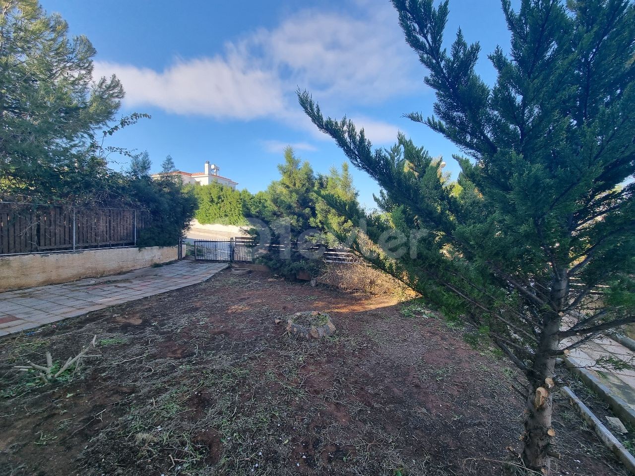 Villa mit 3 Schlafzimmern und atemberaubender Aussicht auf einem 1000m2 großen Grundstück in Gehweite zum Meer