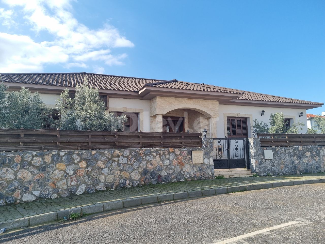 Excellent location at famous area in Yenikent specious stone decorated beautiful 3 bedrooms  villa with close living area 325m2!