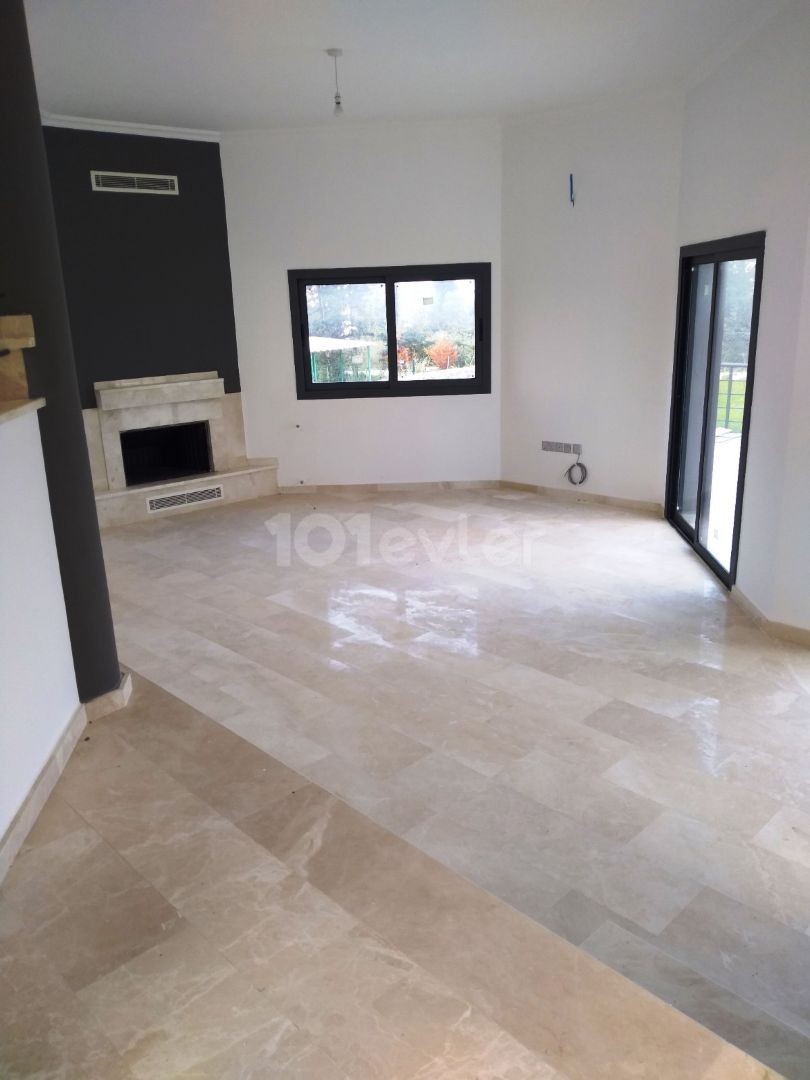 4+1 luxury villa for sale in Kyrenia Alsancak region 