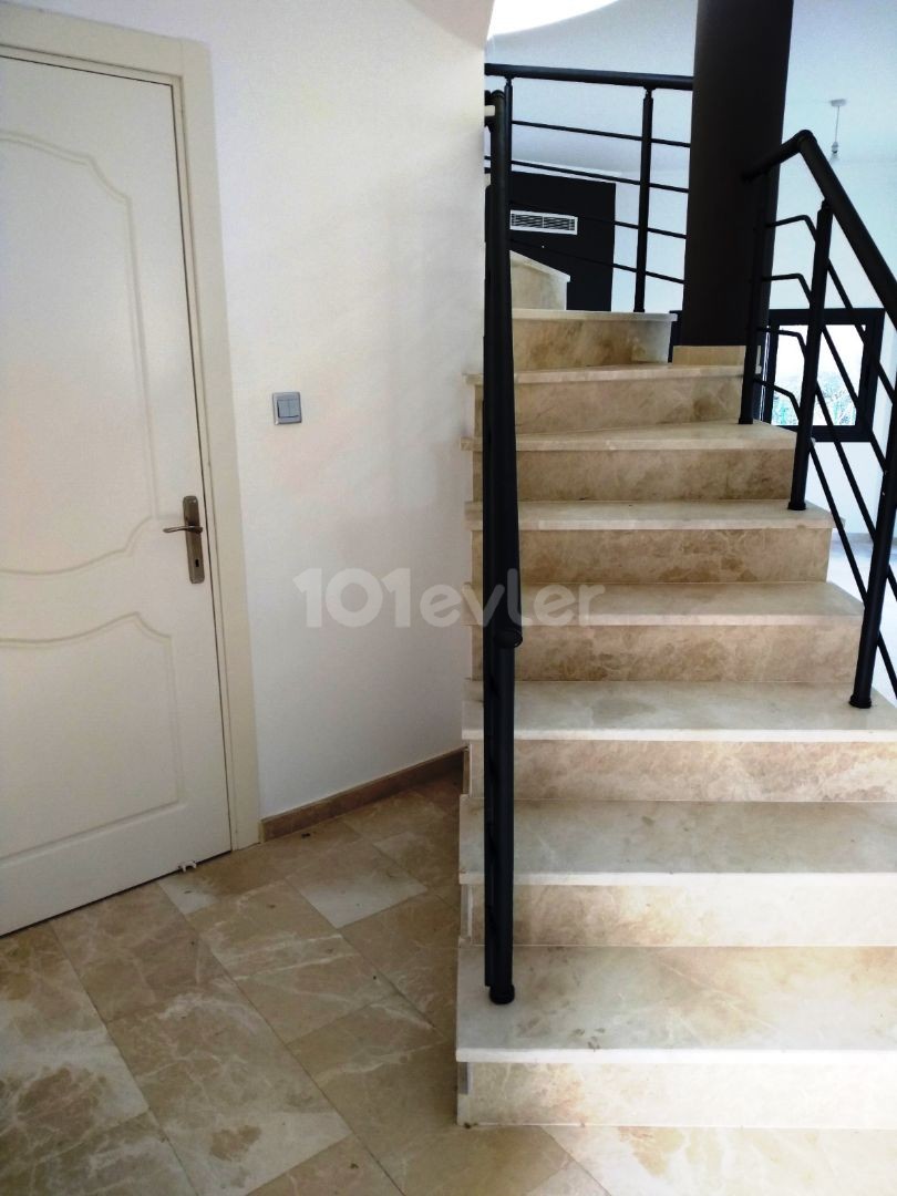 4+1 luxury villa for sale in Kyrenia Alsancak region 