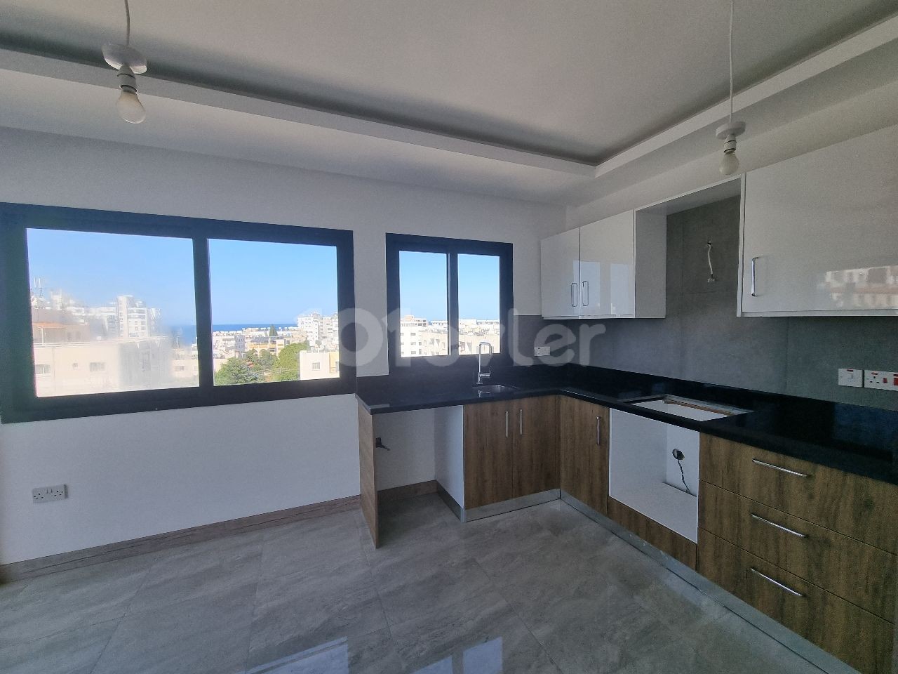 New built 2 bedroom flat at Kyrenia city center 