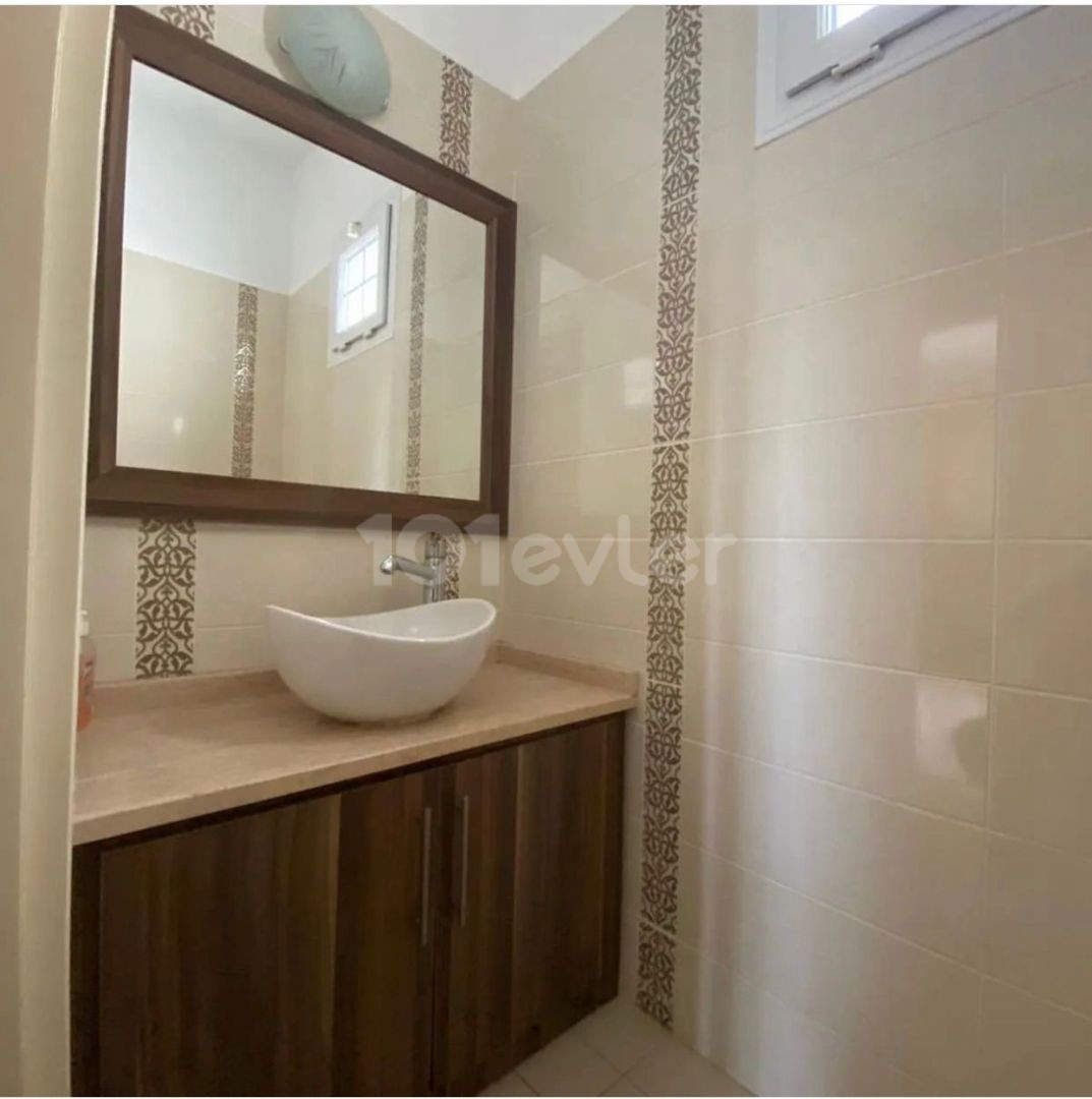 Large 145m2, 3 bedrooms flat for sale at Nicosia city center 