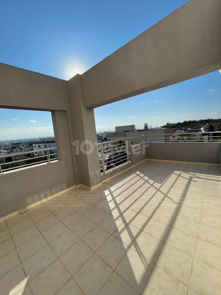 Hamitköy bölgesinde 4+1 ful eşyalı klimalı penthouse daire