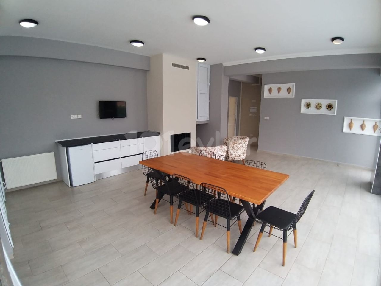 Kyrenia/Alsancak 1650 M2 in 2 2+1, 1 1+1 sundown Villa