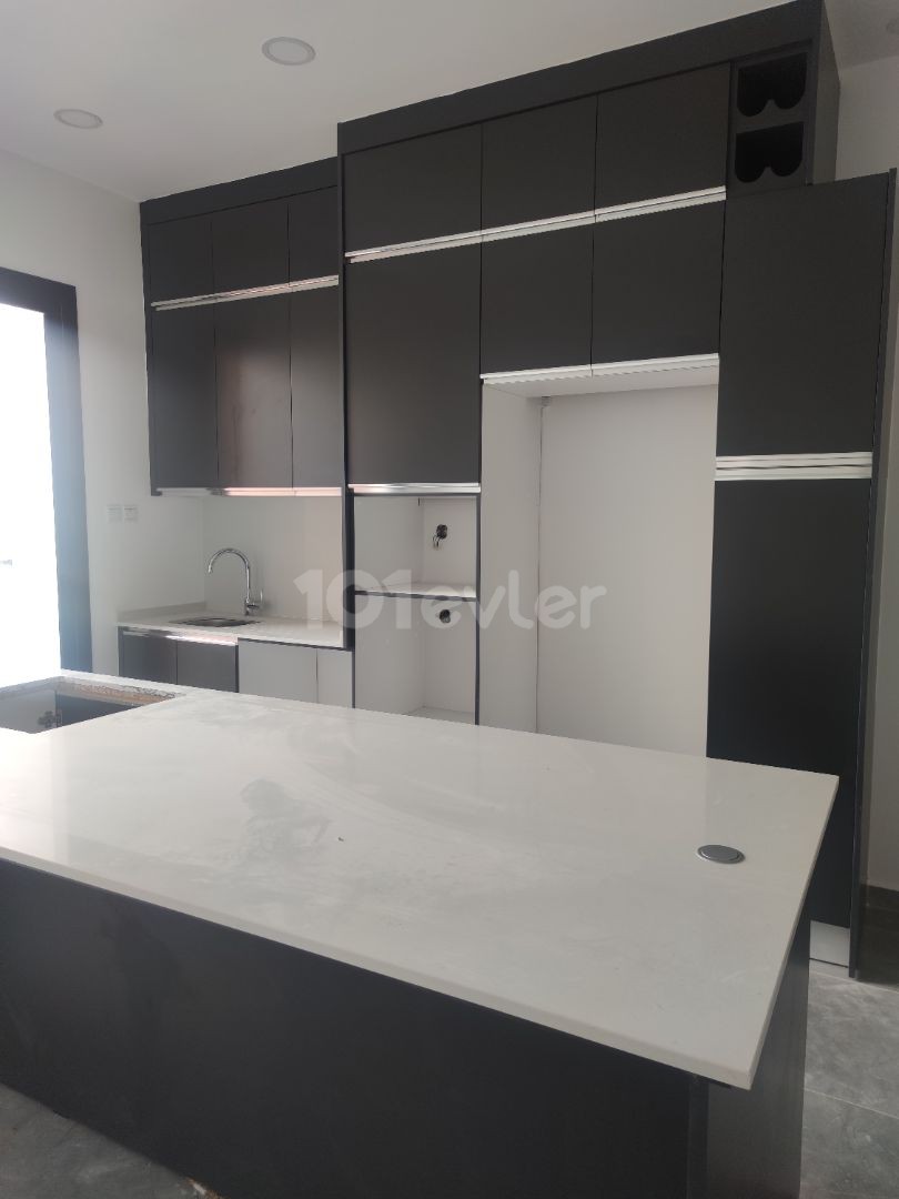 Lefkoşa/Gönyeli 2+1 yeni bitmiş 140m2 teraslı Penthause 