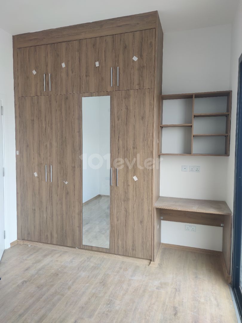 Nikosia/Gönyeli 2+1 neu fertiggestellte 140m2 Penthouse mit Terrasse 