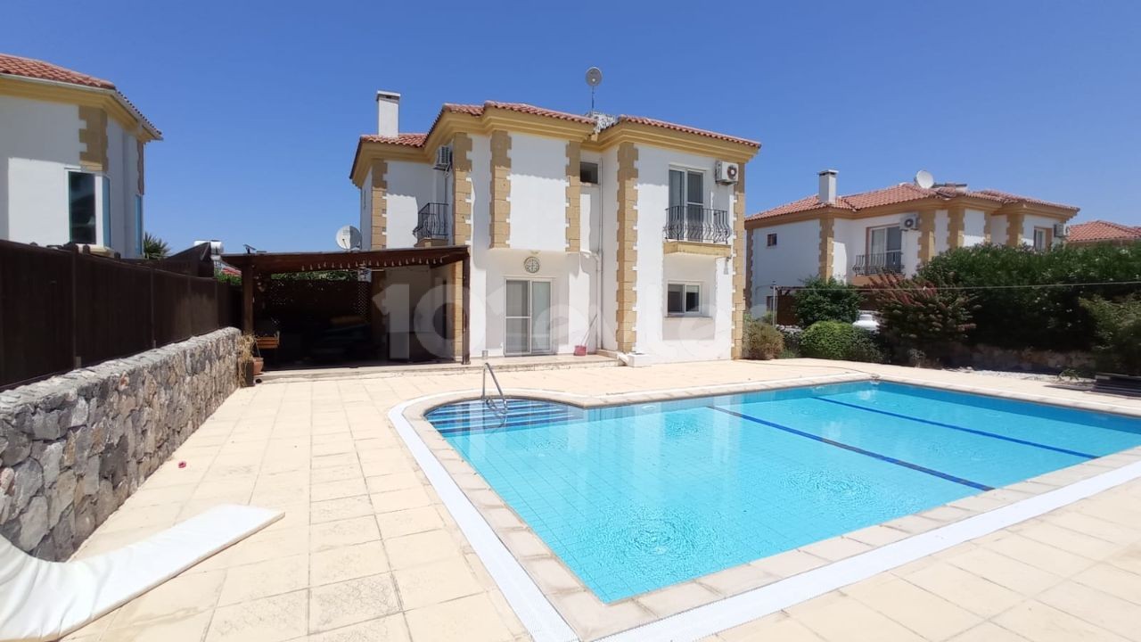 Stunning 3 bedroom villa with private swimming pool 