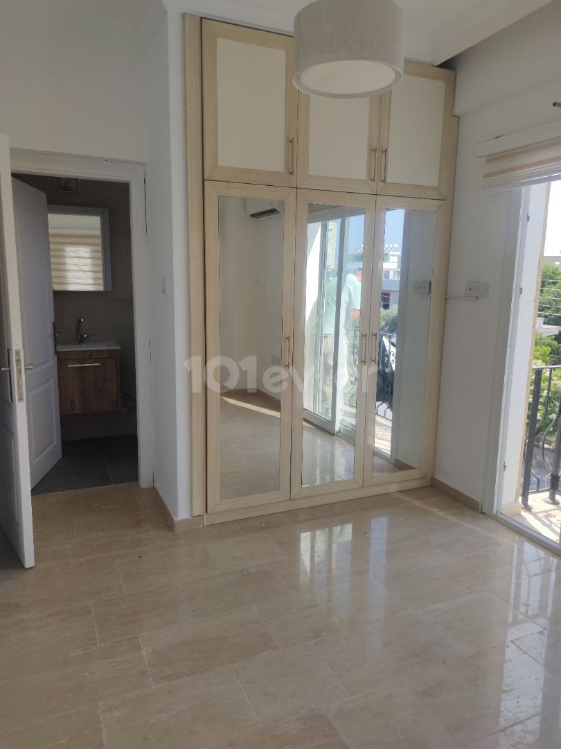 Kyrenia/Alsancak 3+1 villa with communal pool 