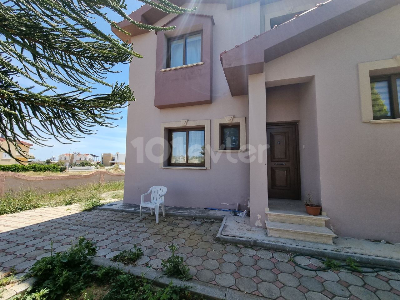 Close to main road and sea side 5 bedrooms villa for Sale with private garden 