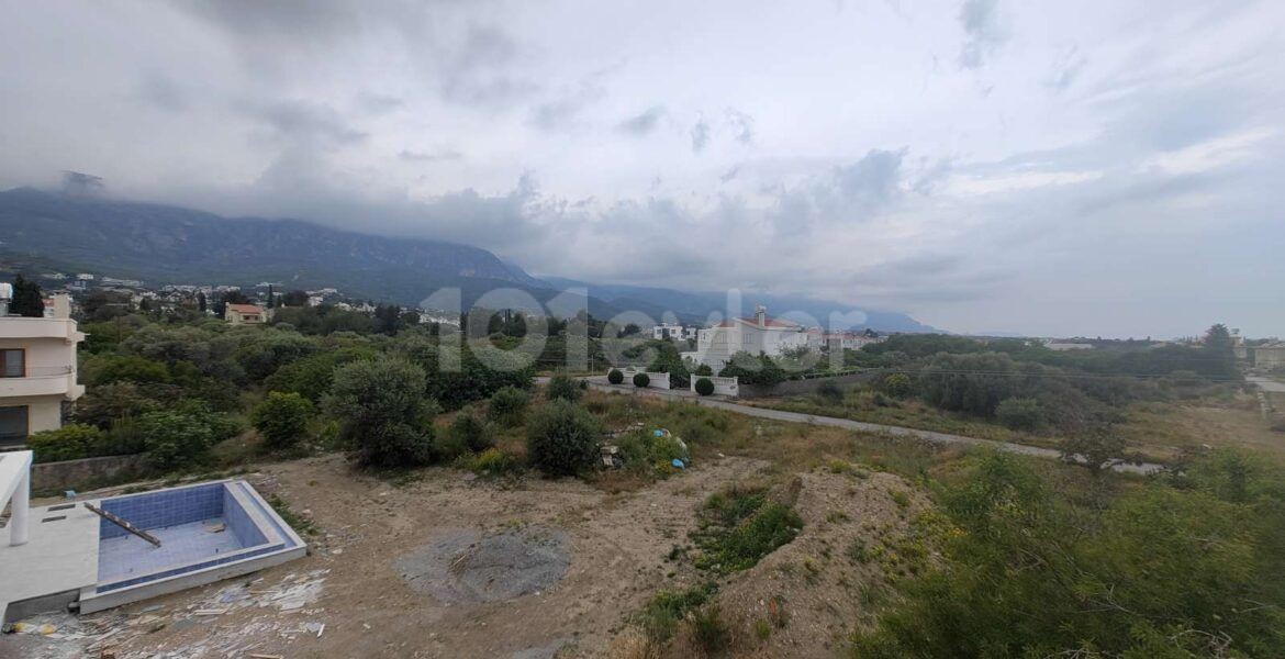 Karaoglanoglu bölgesinde özel havuzlu eşyalı 4 yatak odalı villa 