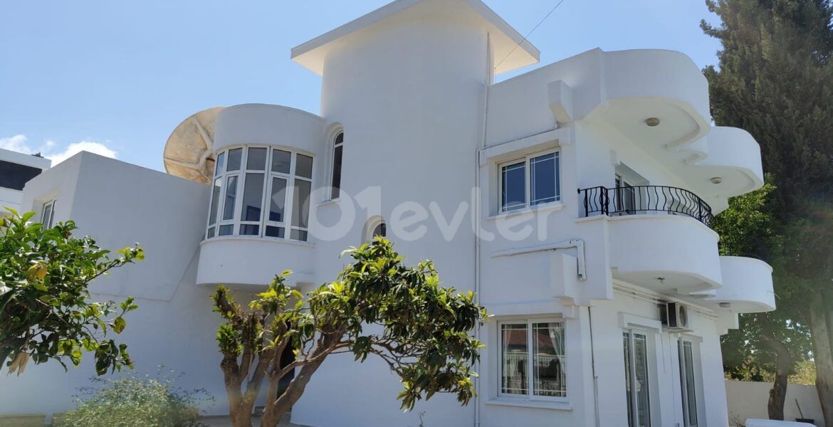 Furnished 4 bedroom villa with private swimming pool 