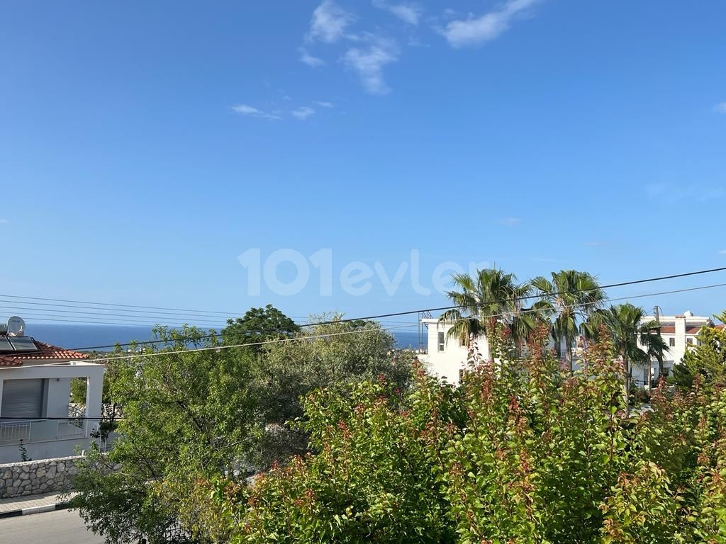 3+1 villa on 1210 m2 land in Girne/Çatalköy