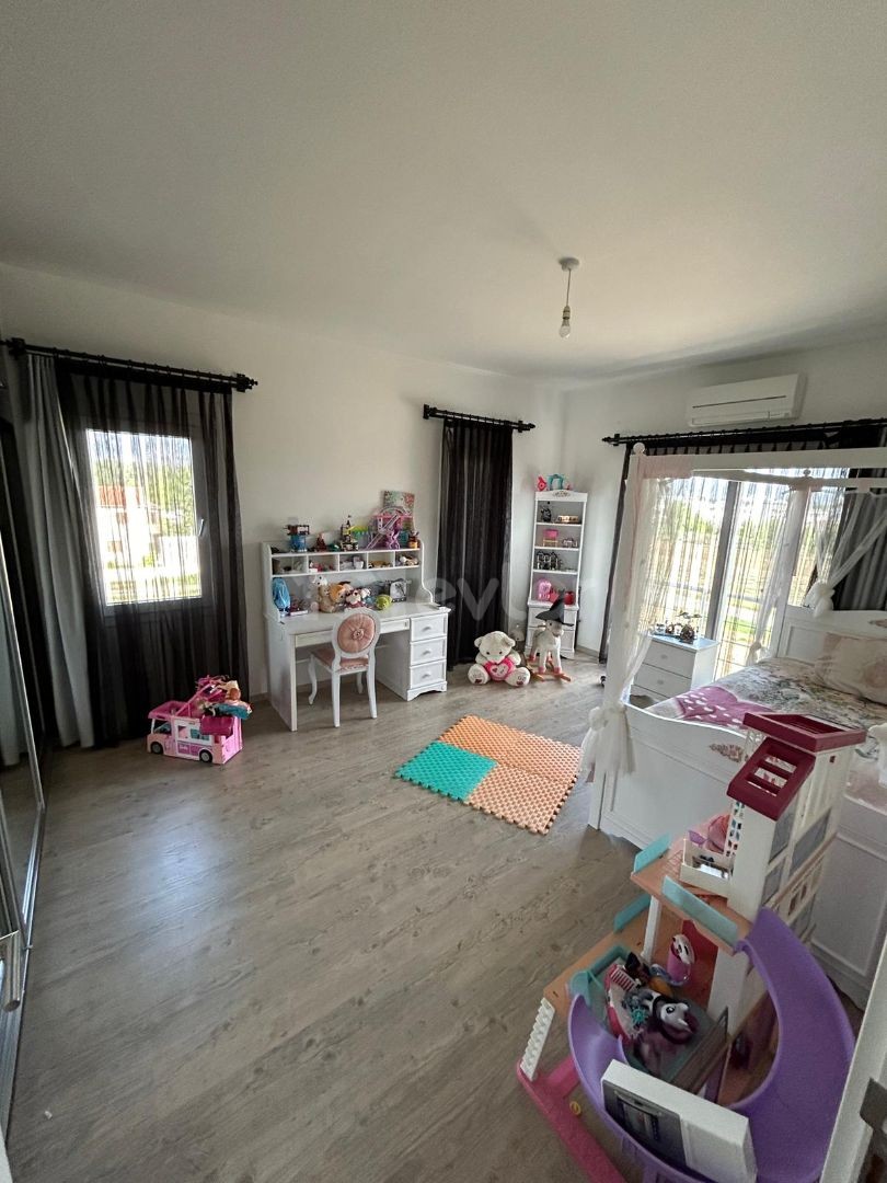 Nicosia/Gönyeli 3+2 260 M2 flat for sale