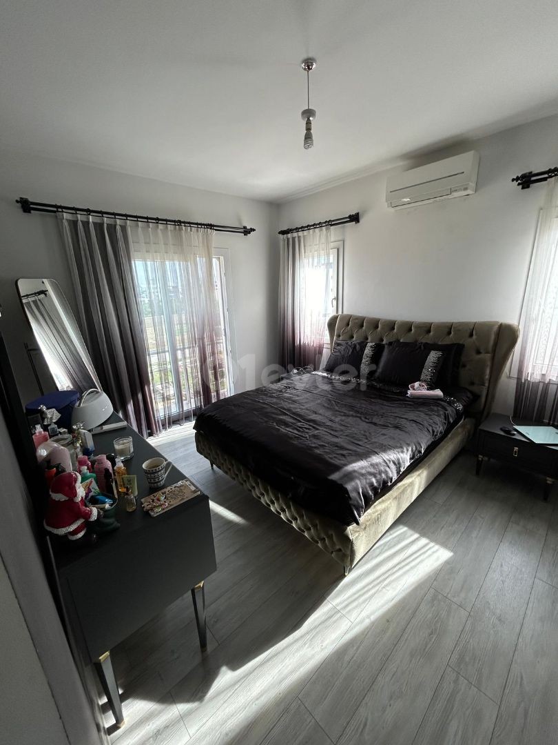 Nicosia/Gönyeli 3+2 260 M2 flat for sale