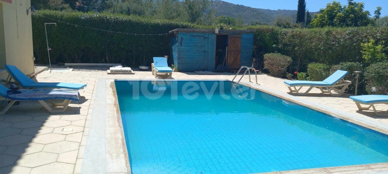 Centrally heated 4-bedroom villa with private pool