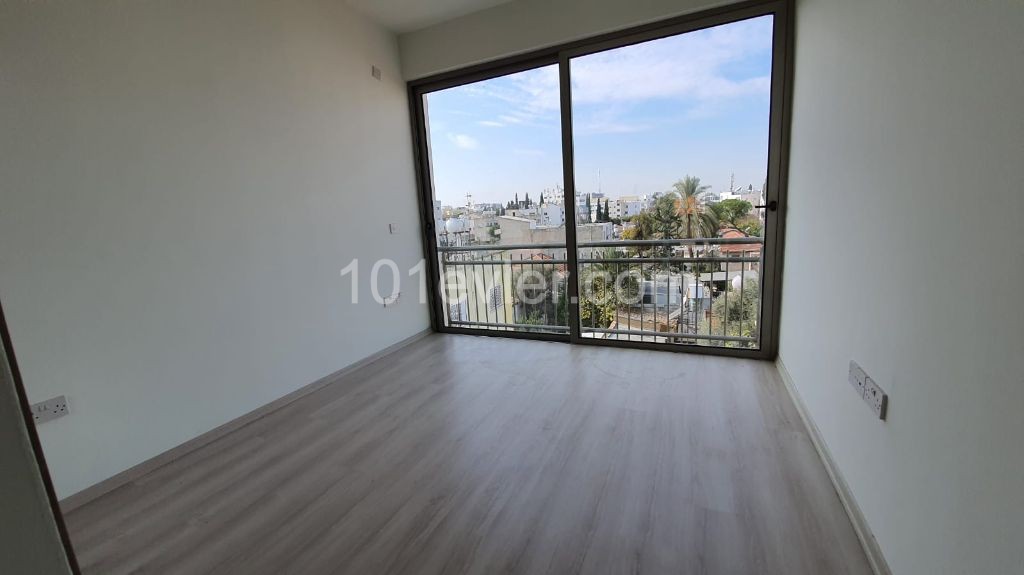 Penthouse For Sale in Küçük Kaymaklı, Nicosia