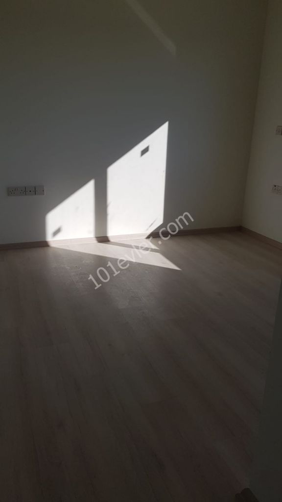 Penthouse For Sale in Küçük Kaymaklı, Nicosia