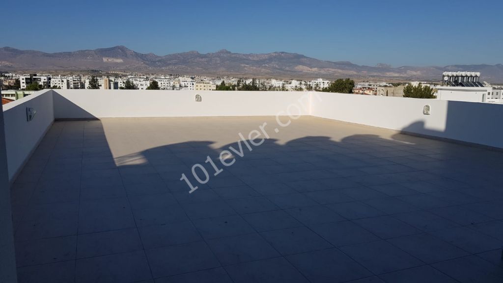 Penthouse For Sale in Küçük Kaymaklı, Nicosia