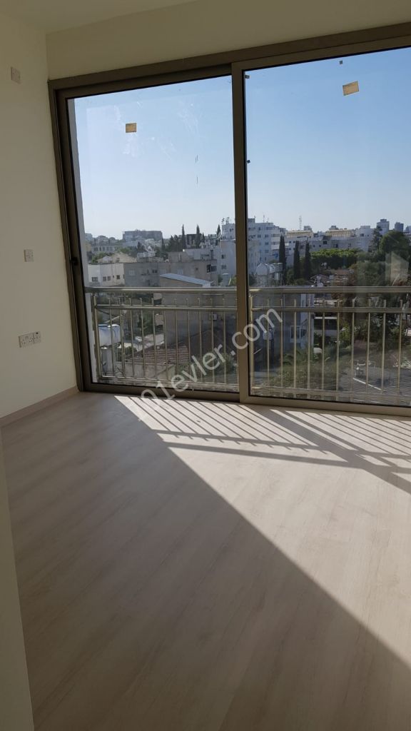 Penthouse For Sale in Küçük Kaymaklı, Nicosia