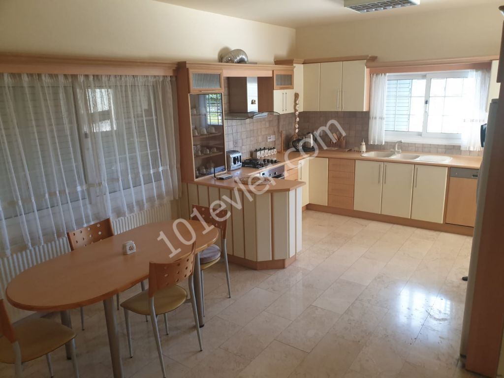 Villa For Sale in Küçük Kaymaklı, Nicosia