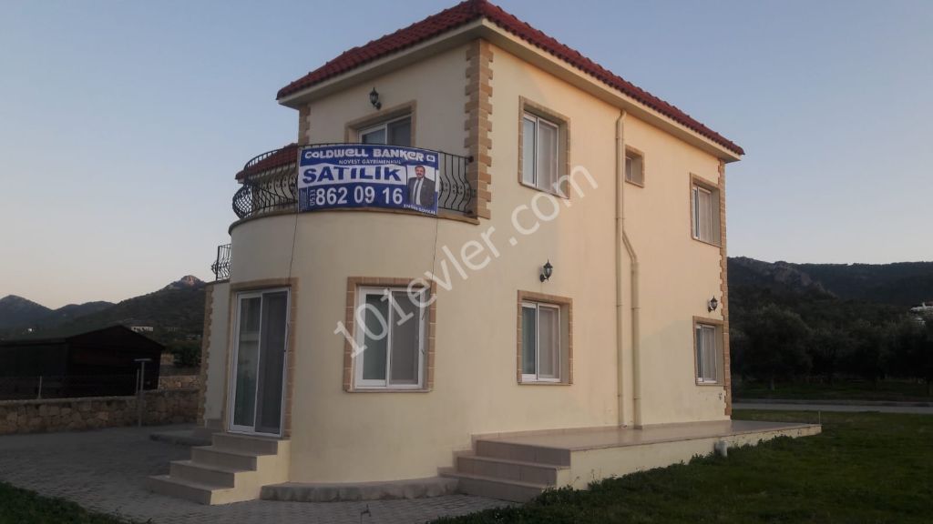 Girne Bahçeli Bölgesinde Satılık Müstakil Villa !!!