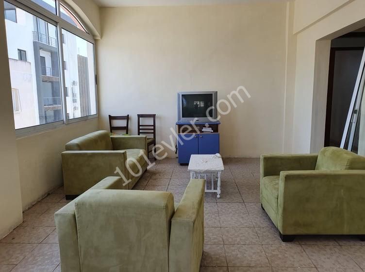 Penthouse For Sale in Küçük Kaymaklı, Nicosia