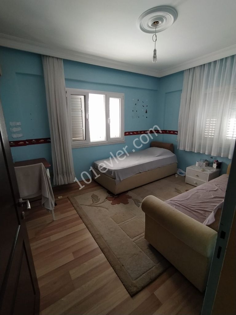 Ortaköy Bölgesinde Kiralık 3+1 Daire !!!