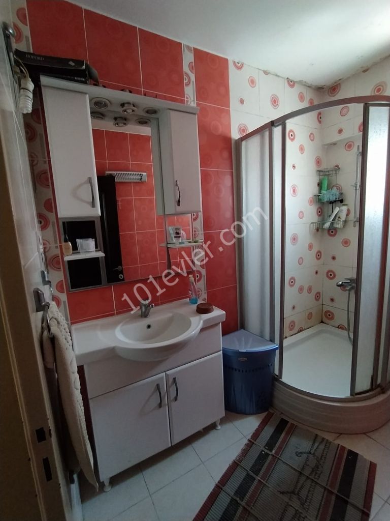 Ortaköy Bölgesinde Kiralık 3+1 Daire !!!