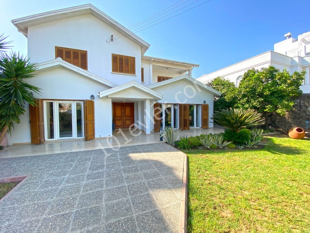 Villa For Sale in Köşklüçiftlik, Nicosia