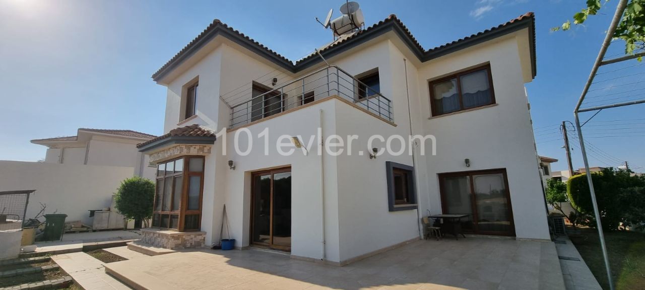 4 + 1 Villa Zum Verkauf In Kermiya!!! ** 