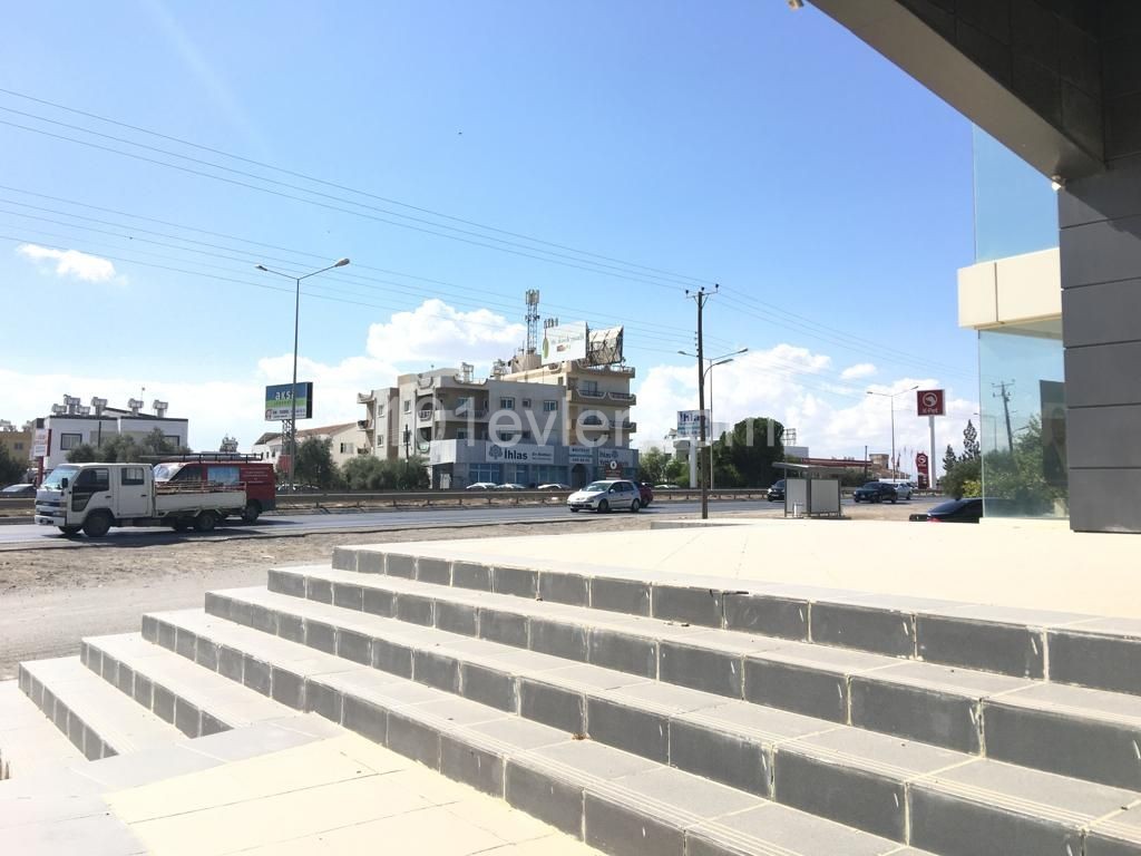 Hamitköy Çemberinde 1650m2 Kiralık Modern Mağaza !!!