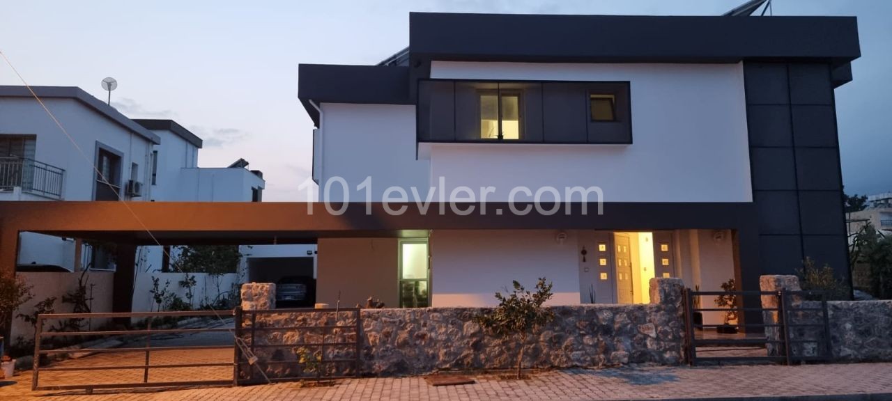 350m2 4 Schlafzimmer,Kamin,Super Luxus-Villa zum Verkauf in Bosporus!!! ** 