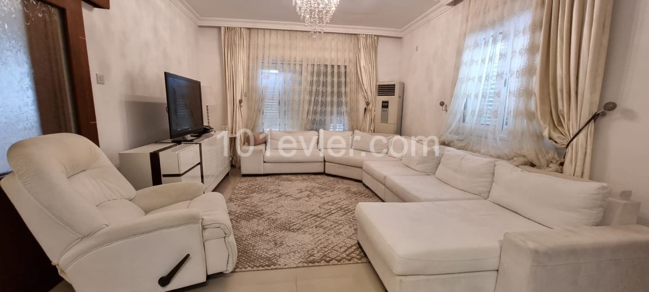 250 m2, 4 Bedroom, Large Garden, 4 Bedroom, Fireplace, Central Heating Luxury Villa in Hamitköy... ** 