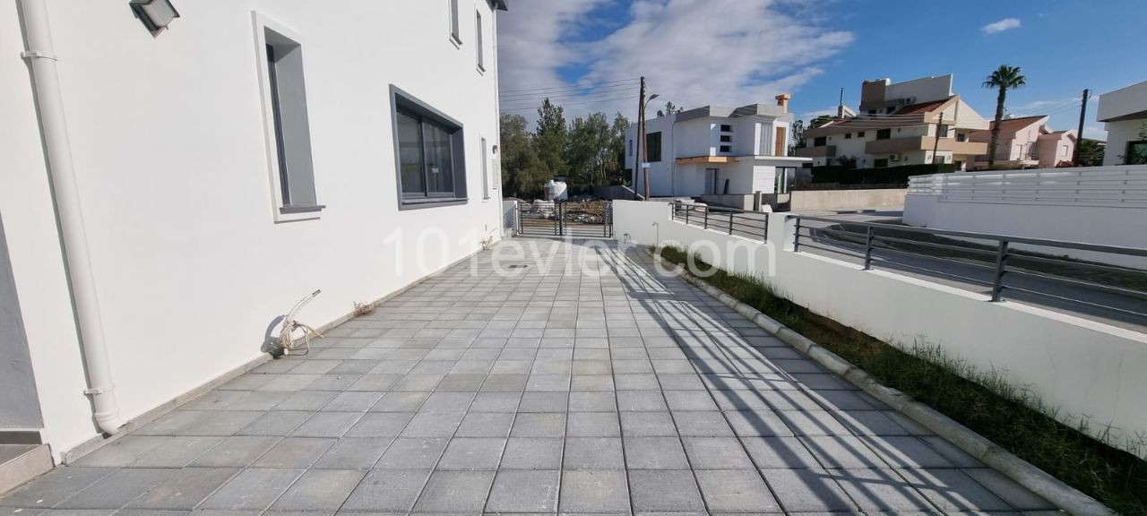 3+1 Turkish Villa for Sale in Yenikent Area !!! ** 