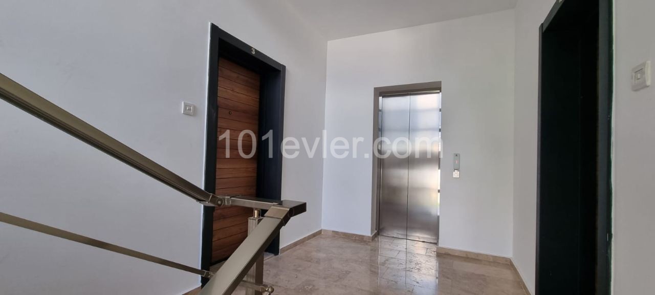 3+1 Flats for Sale in Nicosia Köşklüçiftlik Area !!! ** 