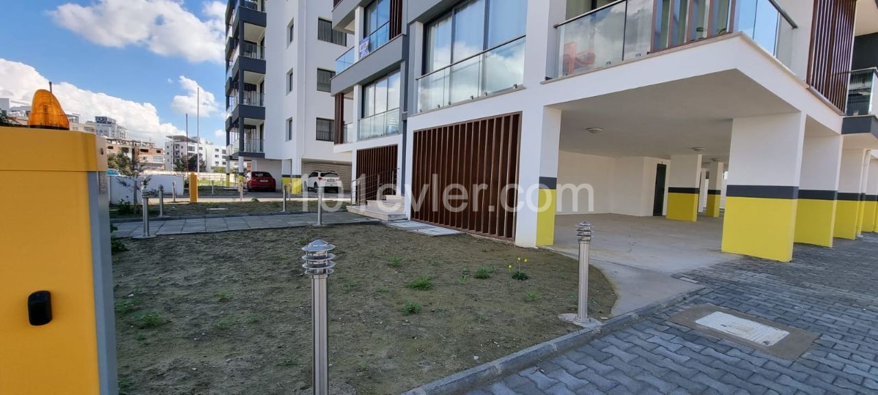 3+1 Flats for Sale in Nicosia Köşklüçiftlik Area !!! ** 