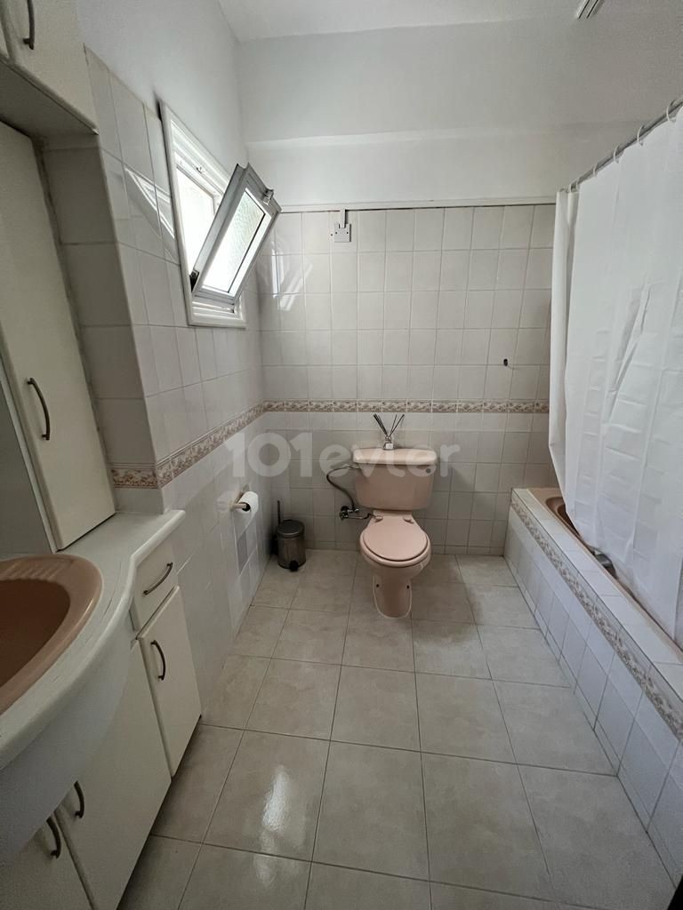 Flat for Sale in Nicosia Köşklüçiftlik Area !!! ** 