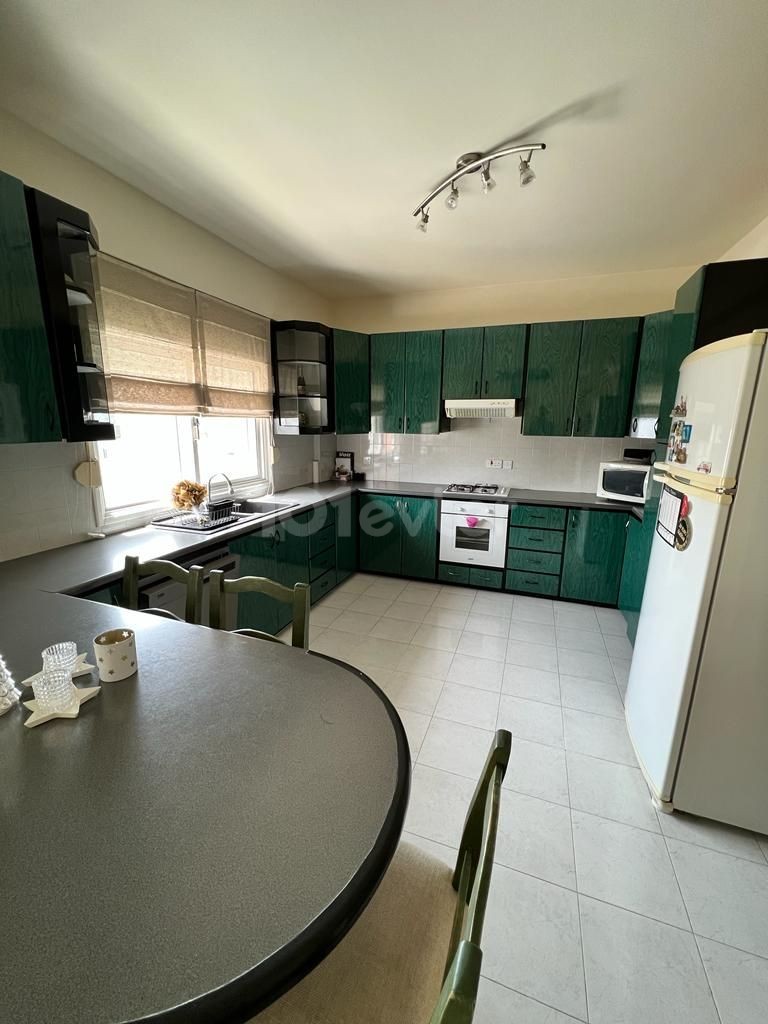 Flat for Sale in Nicosia Köşklüçiftlik Area !!! ** 