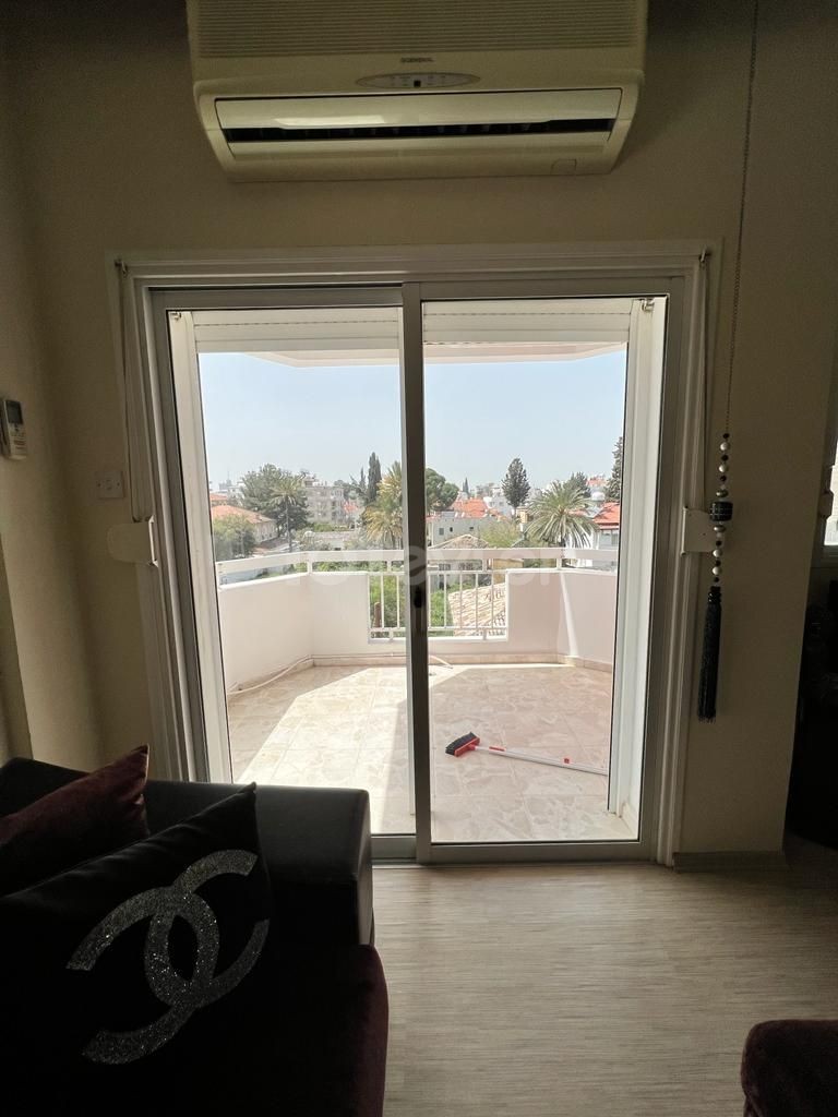 Flat for Sale in Nicosia Köşklüçiftlik Area !!! ** 